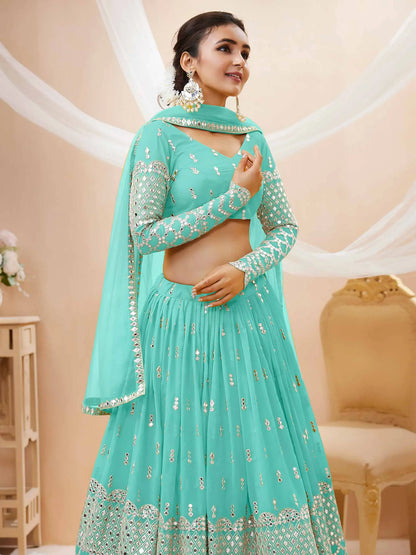 Lehenga Georgette Bleu Ciel avec broderie de sequins et zari et dupatta en tulle doux