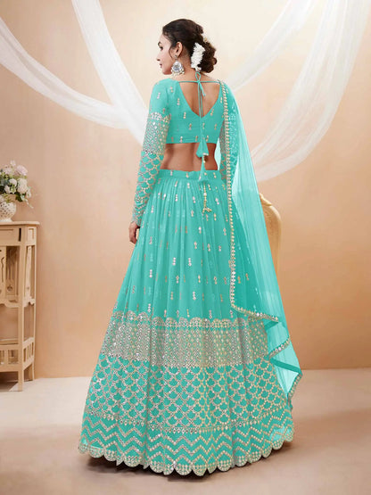 Lehenga Georgette Bleu Ciel avec broderie de sequins et zari et dupatta en tulle doux