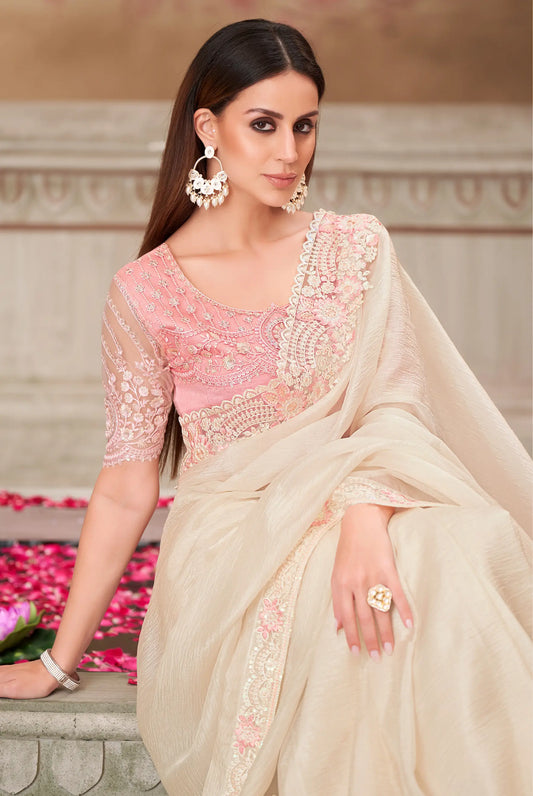 Sari de fête en soie blanc perle avec broderie de sequins et de fils