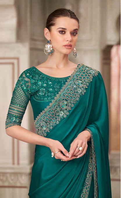 Sari de fête en soie vert paon avec broderie de sequins et de fils