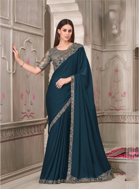 Sari de soirée en satin georgette bleu marine avec broderie de sequins et de fils