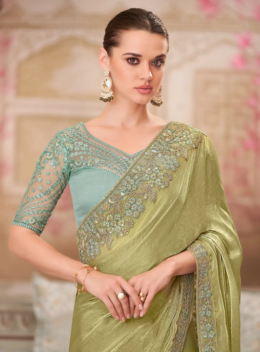 Sari de soirée en mousseline de soie glass vert olive avec travail de sequins et broderie au fil
