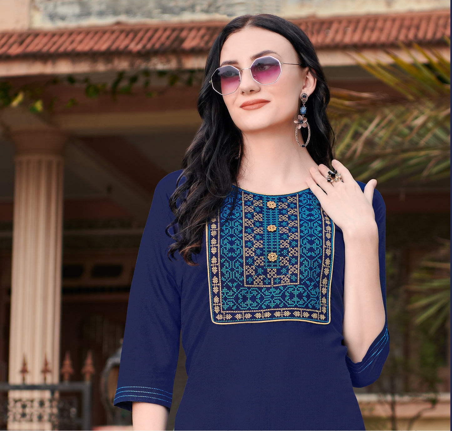 Mittellanges Kurta-Oberteil aus Nira-Baumwolle in Blau