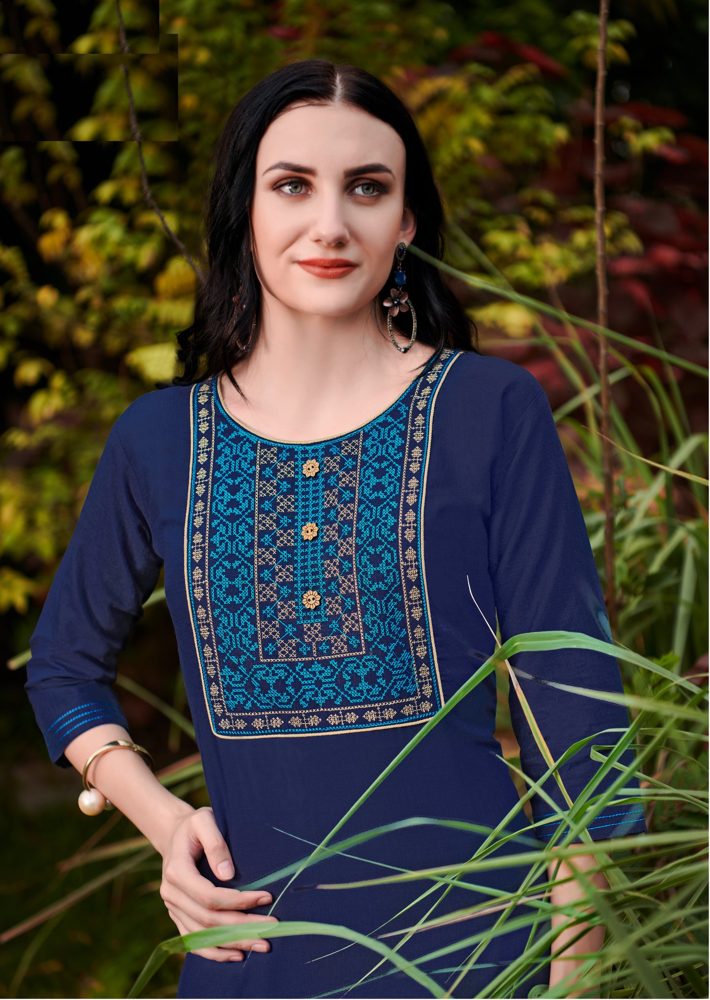 Mittellanges Kurta-Oberteil aus Nira-Baumwolle in Blau