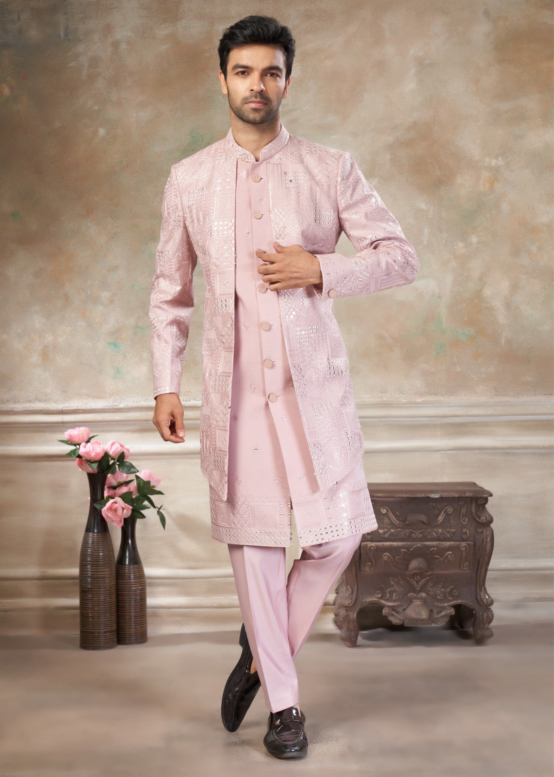 Ensemble Sherwani Homme Rose Clair avec Broderies et Sequins COLLECTION DHIMAN