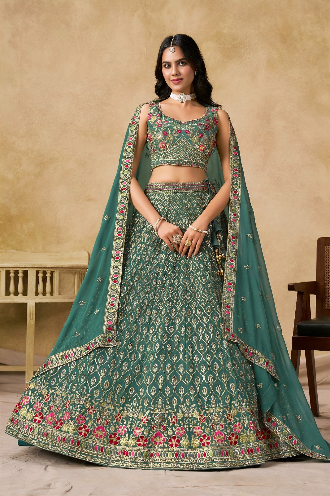 Lehenga bleu canard avec broderies romantiques de fleurs COLLECTION MONICA