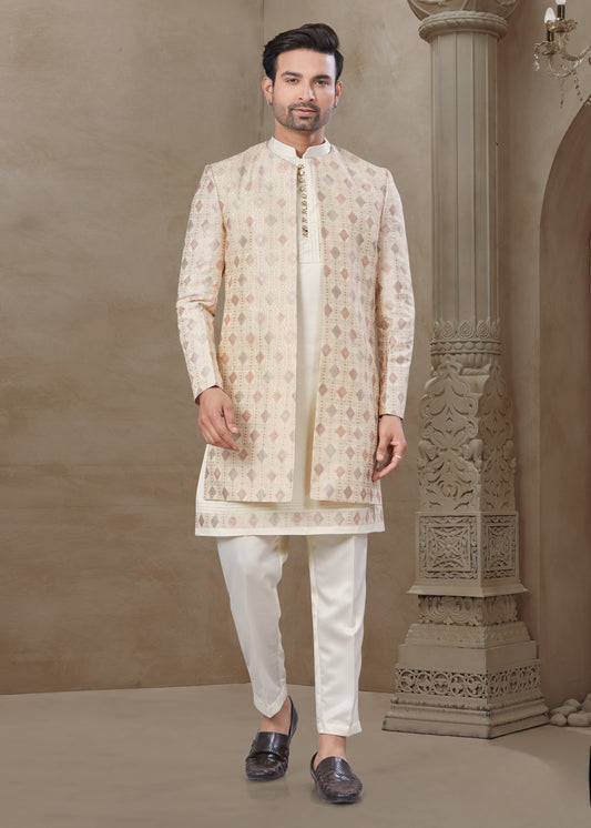 Ensemble Kurta beige avec Veste Sophistiqué à détails colorés clairs traditionnels mi-longue