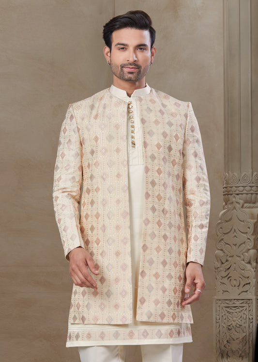 Ensemble Kurta beige avec Veste Sophistiqué à détails colorés clairs traditionnels mi-longue