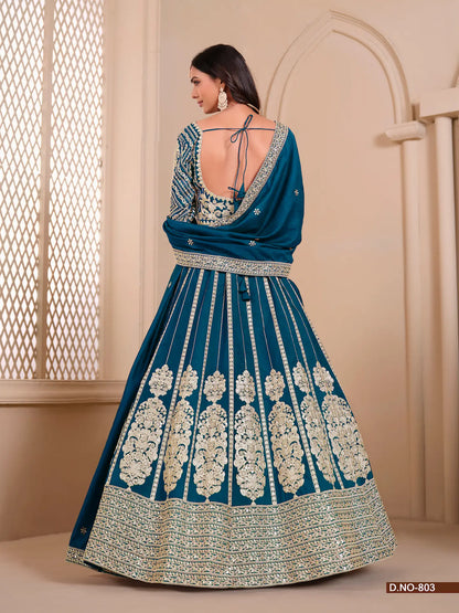 Blaugrün schimmerndes Lehenga Choli aus Kunstseide mit Fadenstickerei und Pailletten