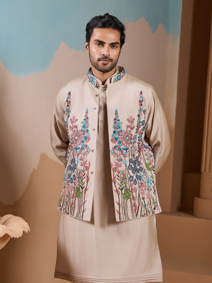 Ensemble Kurta Homme avec Veste Beige et broderies de fleurs romantiques COLLECTION ARVIN