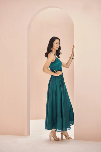 Kurta en soie chinon verte avec travail fait main