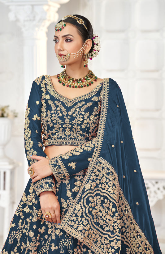 Eleganter rosa-grauer Braut-Lehenga mit Zarkan-Stickerei und Pailletten