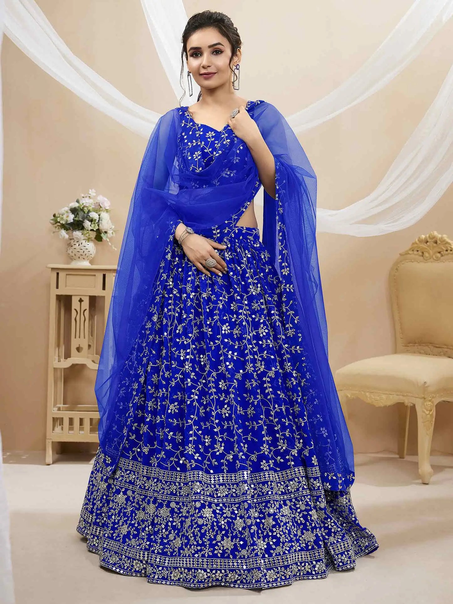 Lehenga Georgette Bleu Royal avec Broderie en Sequins et Zari