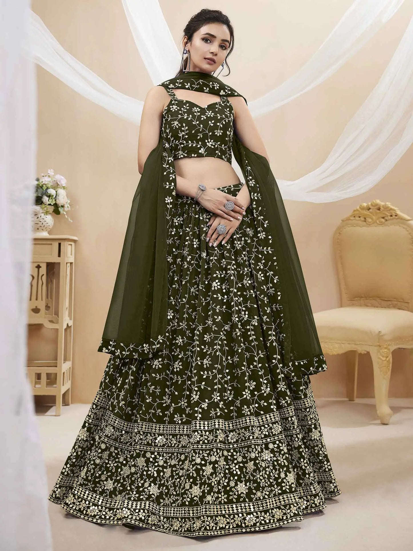 Lehenga en Georgette Vert Olive Foncé avec Broderie en Sequins et Zari
