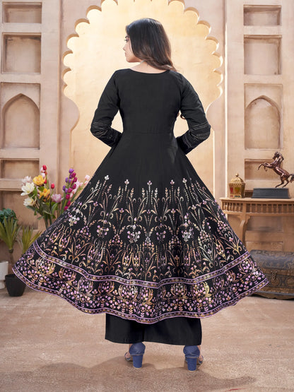 Salwar Suit en Soie Noir avec Broderie en Miroir et Impression en Feuille Métallique
