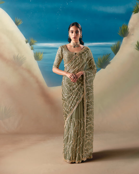 Sari vert olive aux broderies de sequins et pierres scintillantes COLLECTION ANVESHI
