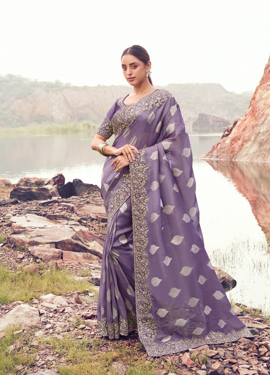 Sari violet clair en pure soie et jacquard  COLLECTION SAYAARAH
