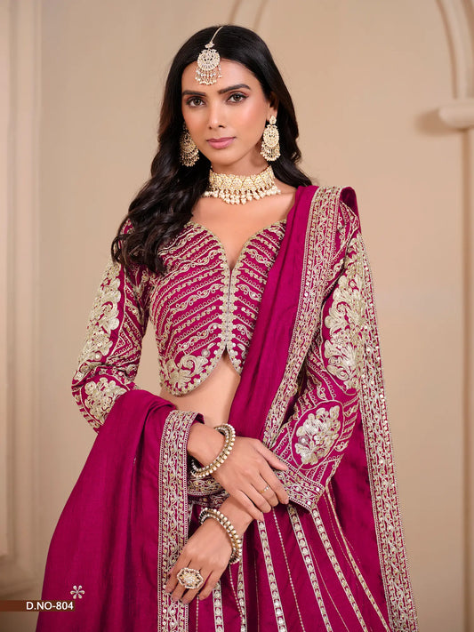 Dunkelrosa schimmernder Lehenga Choli aus Kunstseide mit Fadenstickerei und Pailletten