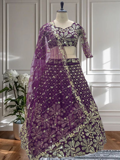 Lehenga violet foncé somptueux en butterfly net avec broderies de sequins