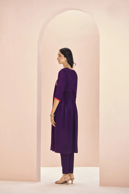Salwar Suit en Organza Bordeaux avec Broderie à la Main