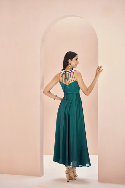 Kurta en soie chinon verte avec travail fait main