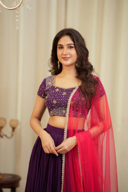 Lehenga de célébration violet rose ombré en georgette légère avec sequins et zari