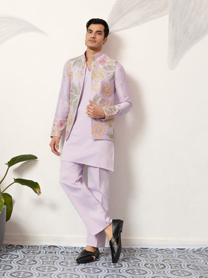 Ensemble Kurta Vesti Koti Homme violet clair lilas avec motifs floraux délicats et broderies de sequins COLLECTION VIVAAN