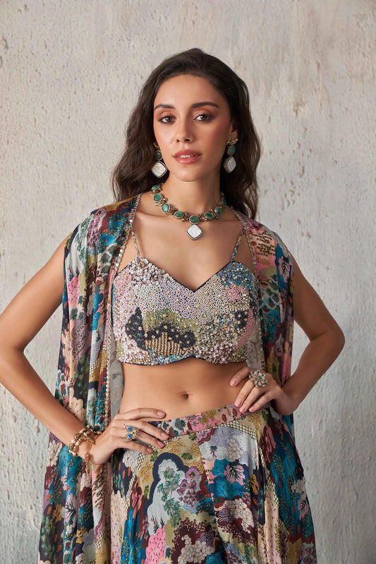 Blaues, mehrfarbig bedrucktes Indo-Western-Set mit Handstickerei und passendem langen Bolero
