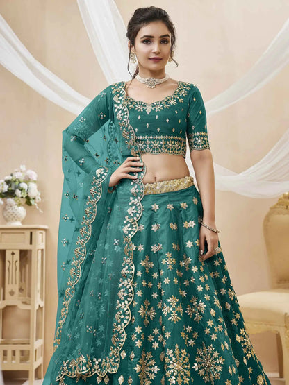 Lehenga en soie artificielle vert avec Broderie en Sequins et Zari