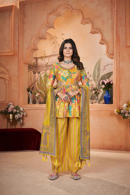Ensemble Salwar Jaune en Soie avec Imprimé Floral