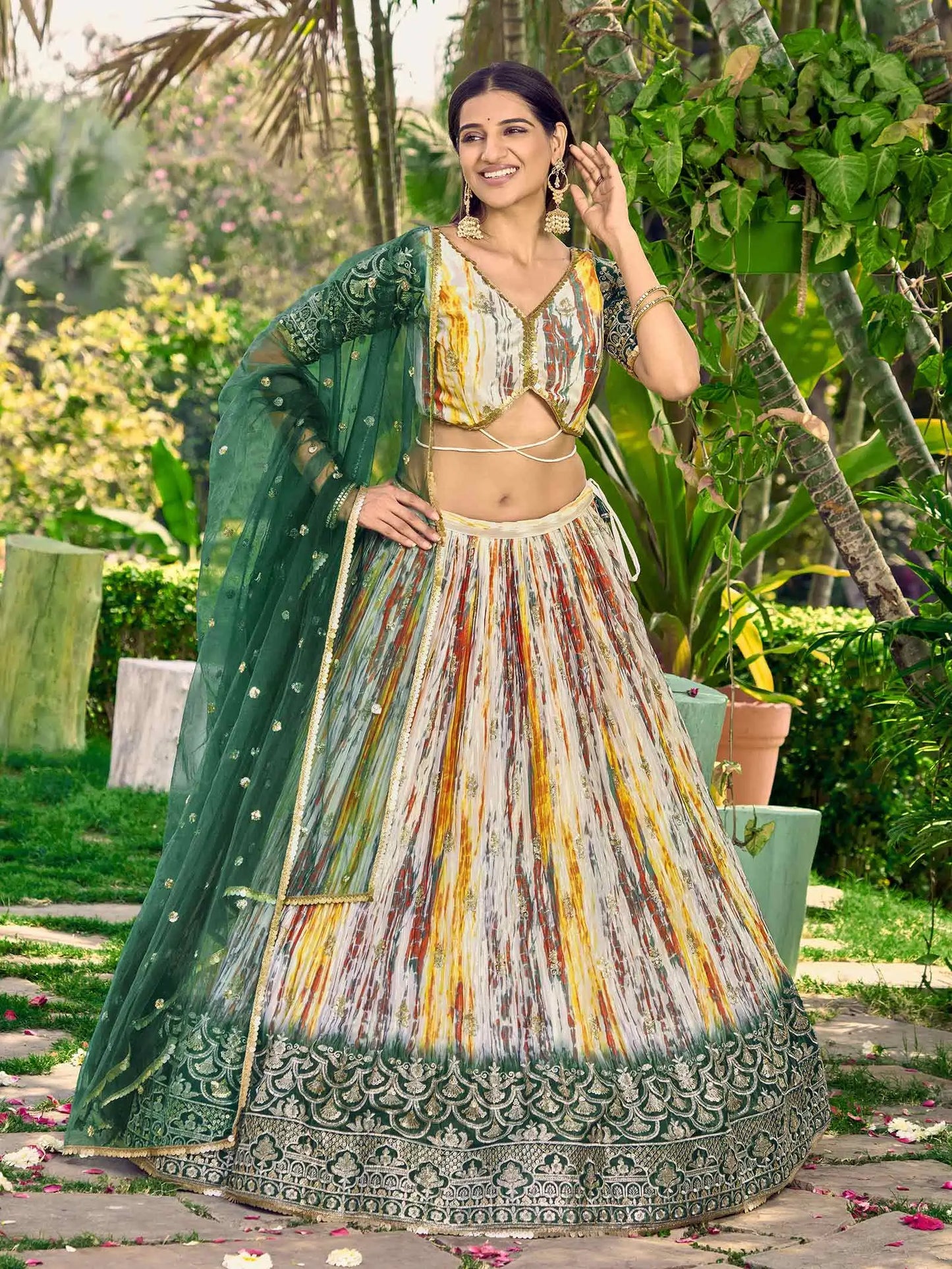 Grüner Designer-Lehenga mit Pailletten- und Zari-Stickerei, Digitaldruck
