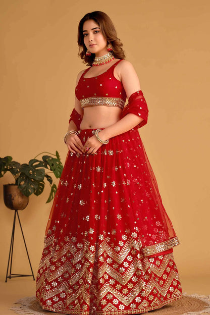 Lehenga rouge en georgette avec broderies de sequins et zari