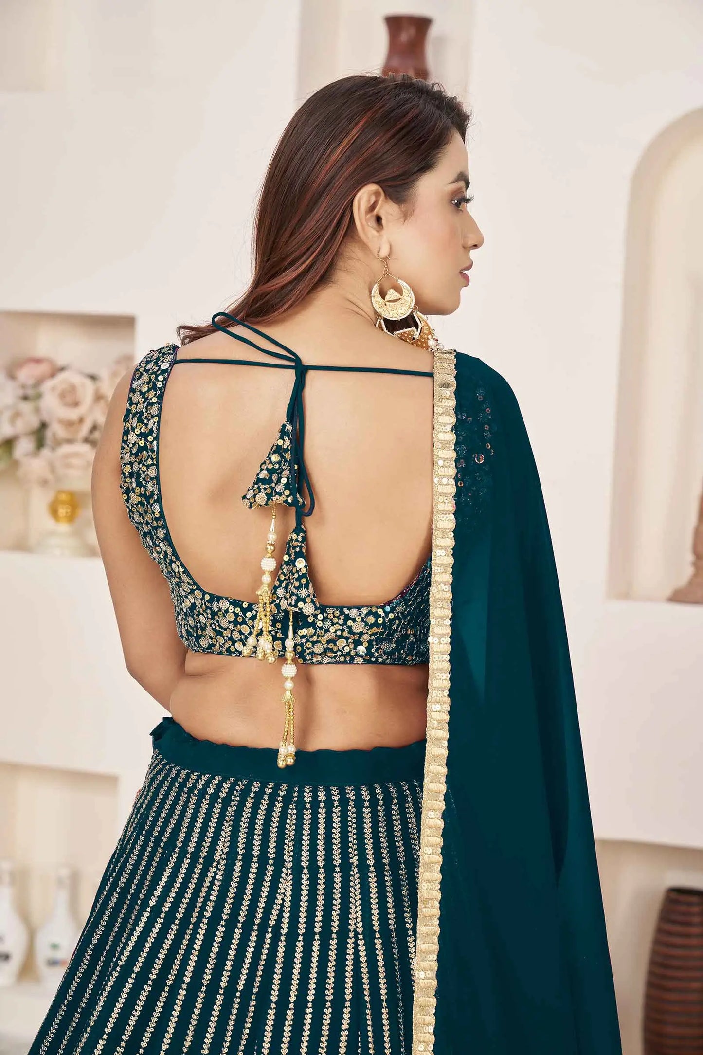 Lehenga Choli Vert Vogue en georgette brodé de sequins et zari