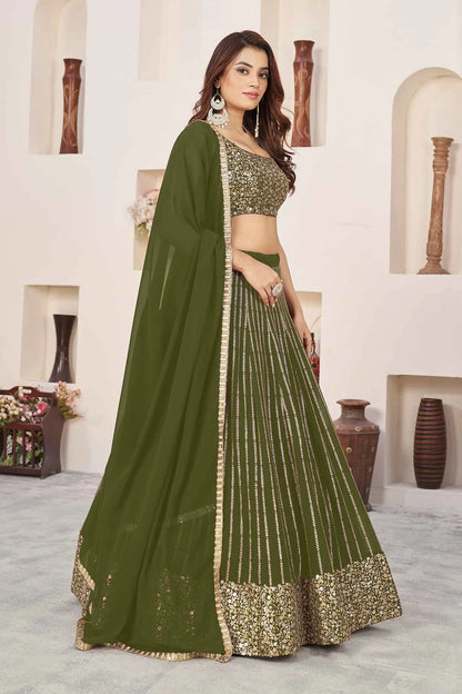Lehenga vert olive foncé en georgette avec broderies de sequins et fils zari