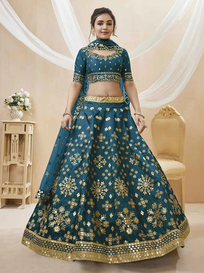Lehenga bleu-vert en soie artificielle avec broderies sequins et zari, accompagné d'une dupatta en résille