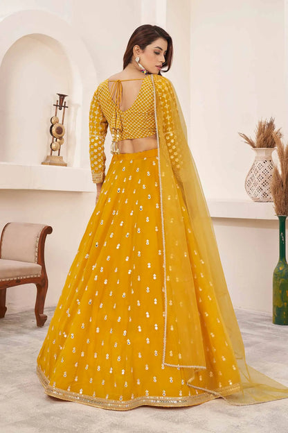 Lehenga Choli en Georgette Jaune avec Fils Multicolores et Broderies à Sequins