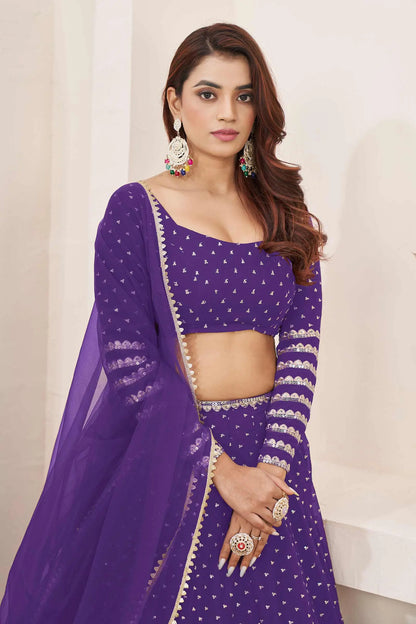 Lehenga choli violet en georgette avec broderies en sequins et fils zari