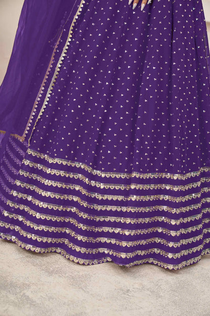 Lehenga choli violet en georgette avec broderies en sequins et fils zari