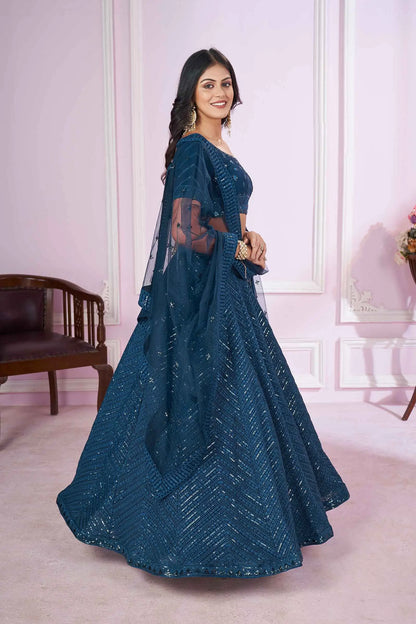 Lehenga en georgette bleu avec broderie de sequins et de fils COLLECTION PRISHA