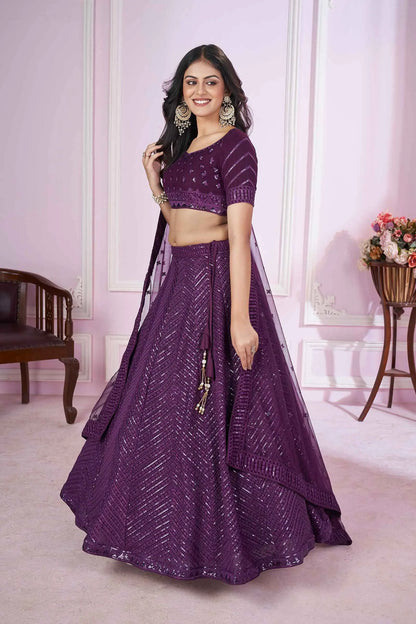 Lehenga en georgette violet avec broderie de sequins et de fils COLLECTION PRISHA