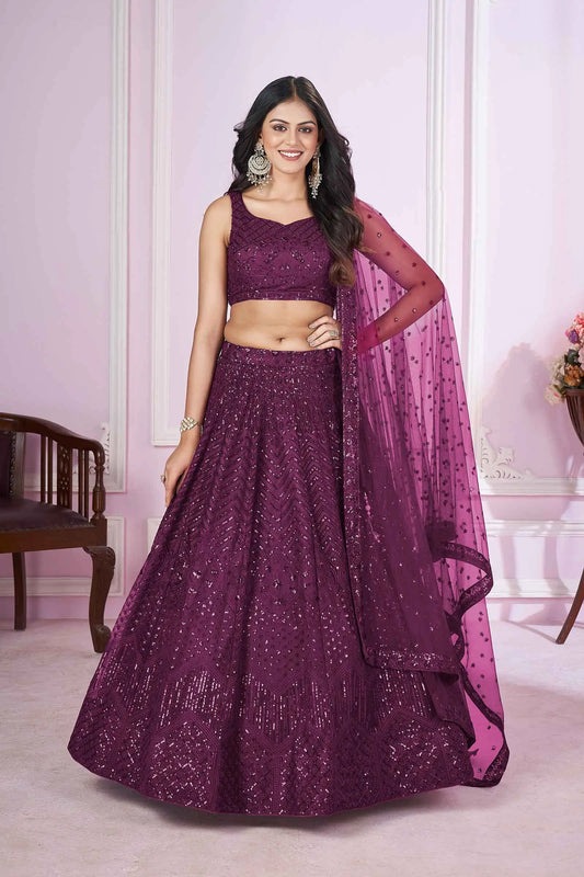 Lehenga en tulle couleur violet doux avec travail de broderie à sequins et fil COLLECTION PRISHA