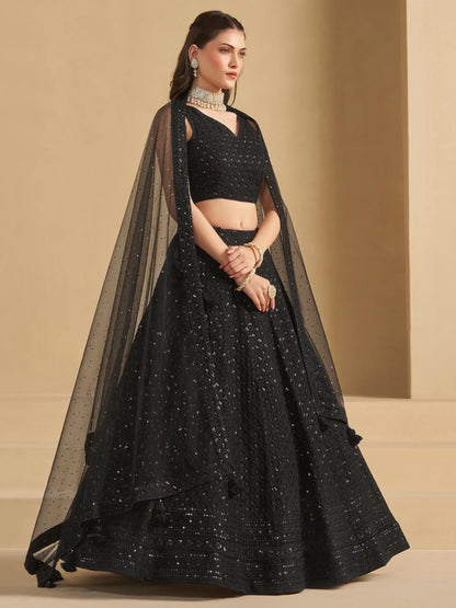 Üppiger schwarzer Abend-Lehenga mit Paillettenstickerei und Dupatta