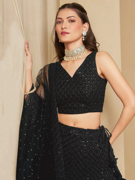Üppiger schwarzer Abend-Lehenga mit Paillettenstickerei und Dupatta