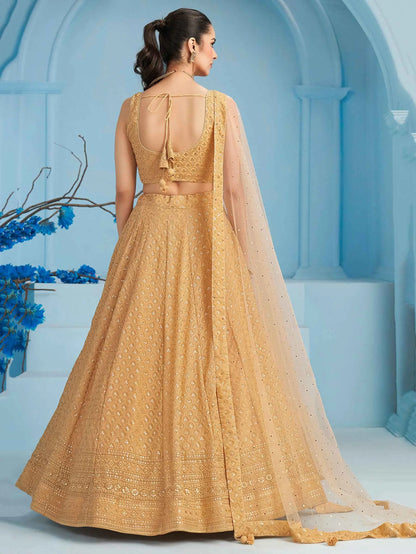 Üppiger beigefarbener Abend-Lehenga mit Paillettenstickerei und Dupatta