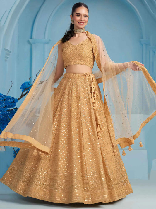 Üppiger beigefarbener Abend-Lehenga mit Paillettenstickerei und Dupatta