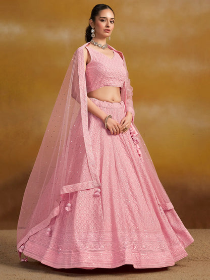 Lehenga en georgette rose clair somptueux avec broderie en sequins et dupatta