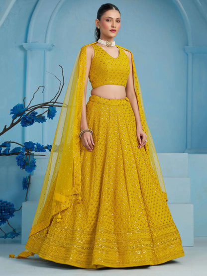 Üppiger gelber Lehenga mit Paillettenstickerei und Dupatta