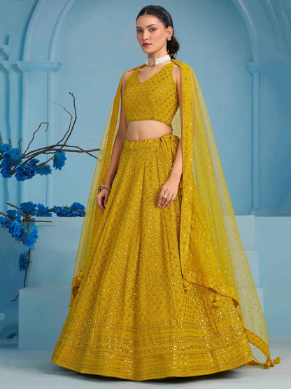 Üppiger gelber Lehenga mit Paillettenstickerei und Dupatta
