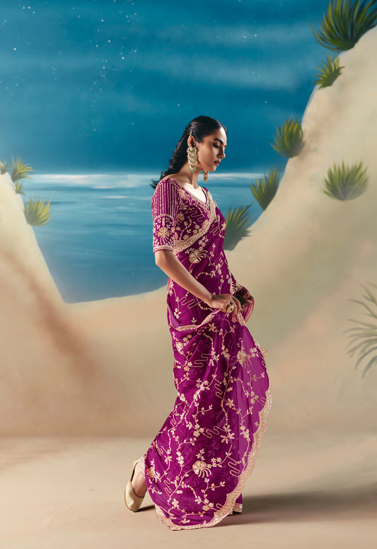 Sari violet aux broderies de sequins et pierres scintillantes COLLECTION ANVESHI