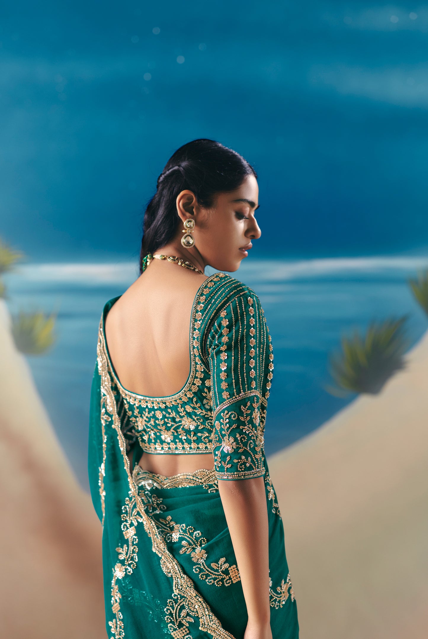 Sari vert paon aux broderies de sequins et pierres scintillantes COLLECTION ANVESHI